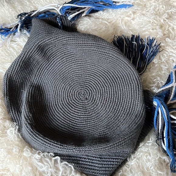 Cotton Woven Hobo Bag with Tassles - Picture 5 of 9